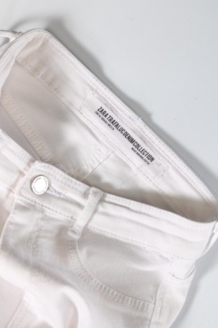 Дамски дънки Zara, Размер XS, Цвят Бял, Цена 20,01 лв.