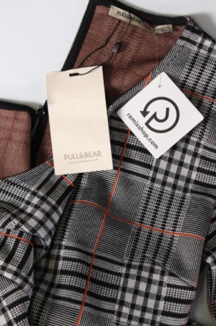 Damen Overall Pull&Bear, Größe M, Farbe Mehrfarbig, Preis 31,68 €