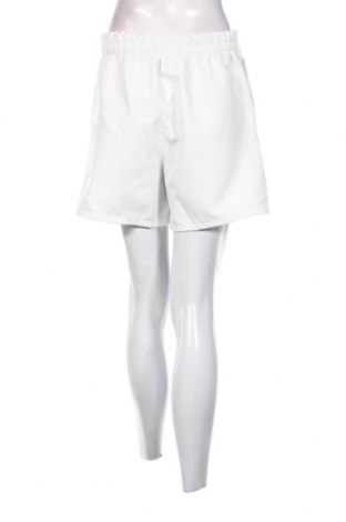 Дамски къс панталон, Размер XL, Цвят Бял, Цена 19,00 лв.