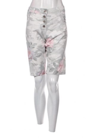 Γυναικείο κοντό παντελόνι, Μέγεθος L, Χρώμα Πολύχρωμο, Τιμή 7,05 €