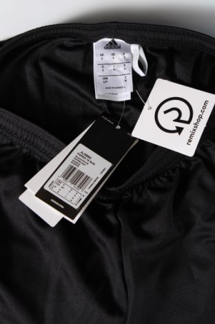 Дамски къс панталон Adidas, Размер S, Цвят Черен, Цена 72,00 лв.