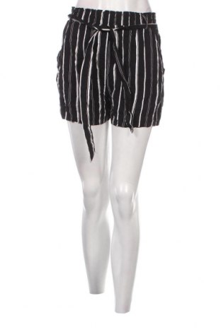 Дамски къс панталон Amisu, Размер M, Цвят Черен, Цена 5,89 лв.