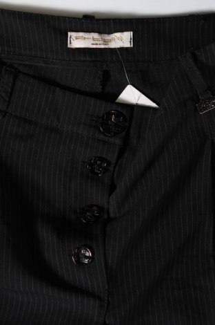 Γυναικείο κοντό παντελόνι Artigli, Μέγεθος M, Χρώμα Μαύρο, Τιμή 7,36 €