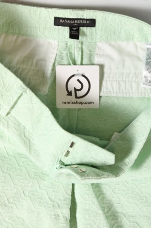 Дамски къс панталон Banana Republic, Размер S, Цвят Зелен, Цена 14,62 лв.