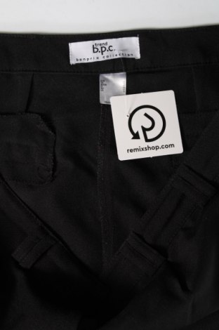 Дамски къс панталон Bpc Bonprix Collection, Размер XL, Цвят Черен, Цена 19,00 лв.
