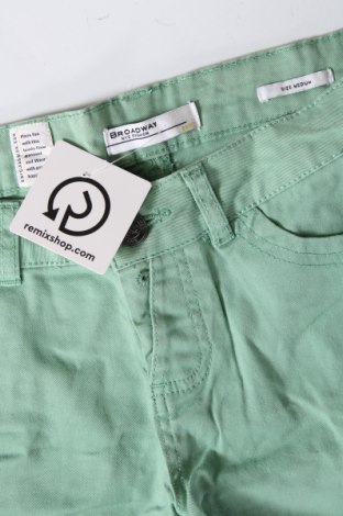 Дамски къс панталон Broadway, Размер M, Цвят Зелен, Цена 19,00 лв.