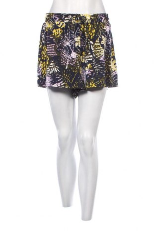 Дамски къс панталон Casual Ladies, Размер XL, Цвят Многоцветен, Цена 8,93 лв.