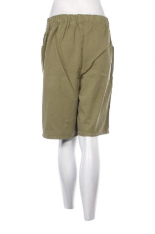 Дамски къс панталон Charmant, Размер XL, Цвят Зелен, Цена 25,42 лв.