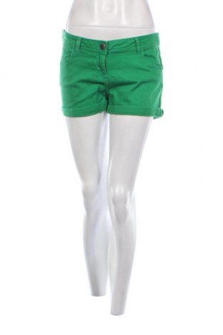 Γυναικείο κοντό παντελόνι Clockhouse, Μέγεθος M, Χρώμα Πράσινο, Τιμή 5,58 €