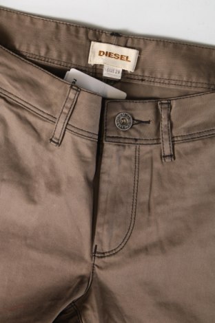 Pantaloni scurți de femei Diesel, Mărime L, Culoare Maro, Preț 133,42 Lei