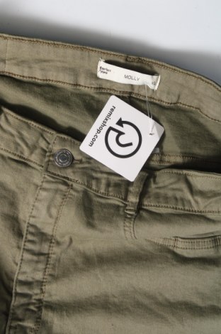 Дамски къс панталон Gina Tricot, Размер XL, Цвят Зелен, Цена 15,00 лв.