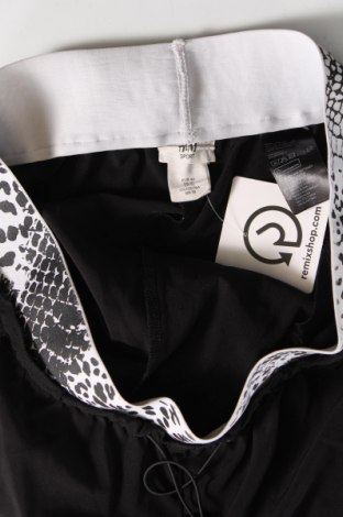 Дамски къс панталон H&M, Размер M, Цвят Черен, Цена 19,55 лв.