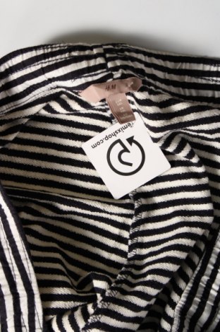 Γυναικείο κοντό παντελόνι H&M, Μέγεθος 4XL, Χρώμα Πολύχρωμο, Τιμή 11,75 €