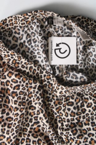 Γυναικείο κοντό παντελόνι H&M Divided, Μέγεθος S, Χρώμα Πολύχρωμο, Τιμή 11,75 €