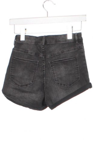 Pantaloni scurți de femei H&M Divided, Mărime S, Culoare Negru, Preț 48,00 Lei