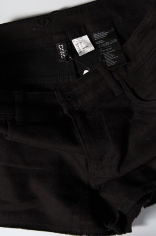 Pantaloni scurți de femei H&M Divided, Mărime S, Culoare Negru, Preț 62,50 Lei