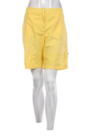 Дамски къс панталон LC Waikiki, Размер L, Цвят Жълт, Цена 14,40 лв.