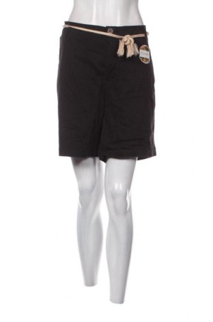 Дамски къс панталон Lee, Размер XXL, Цвят Черен, Цена 40,80 лв.