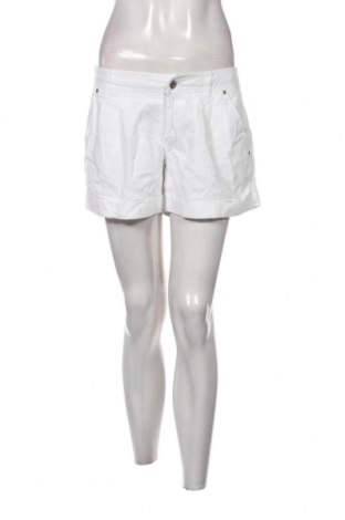 Дамски къс панталон Melanie, Размер S, Цвят Бял, Цена 14,58 лв.