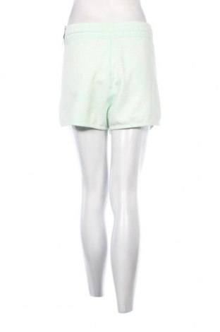 Pantaloni scurți de femei Nike, Mărime XL, Culoare Verde, Preț 184,00 Lei