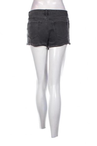 Γυναικείο κοντό παντελόνι Pimkie, Μέγεθος M, Χρώμα Γκρί, Τιμή 4,70 €