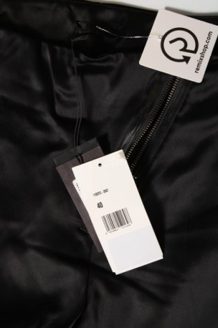 Damen Shorts Pinko, Größe S, Farbe Schwarz, Preis 26,64 €