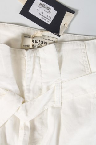 Дамски къс панталон Reign, Размер XS, Цвят Бял, Цена 72,00 лв.