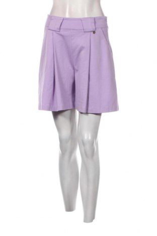 Γυναικείο κοντό παντελόνι Rinascimento, Μέγεθος S, Χρώμα Βιολετί, Τιμή 31,55 €