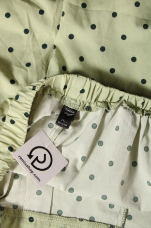 Γυναικείο κοντό παντελόνι SHEIN, Μέγεθος XXL, Χρώμα Πράσινο, Τιμή 11,75 €