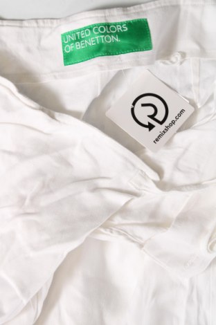 Дамски къс панталон United Colors Of Benetton, Размер M, Цвят Бял, Цена 13,20 лв.