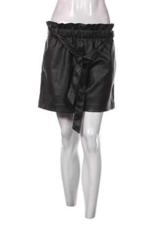 Дамски къс панталон VILA, Размер M, Цвят Черен, Цена 11,20 лв.