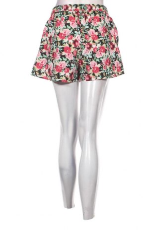 Γυναικείο κοντό παντελόνι VRS Woman, Μέγεθος M, Χρώμα Πολύχρωμο, Τιμή 4,70 €