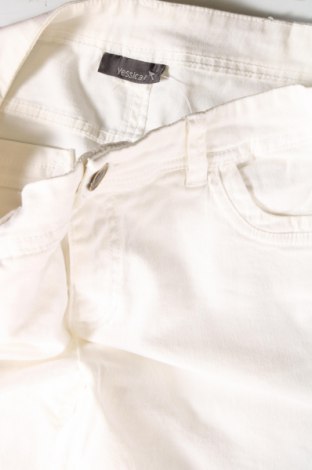Γυναικείο κοντό παντελόνι Yessica, Μέγεθος L, Χρώμα Λευκό, Τιμή 11,75 €