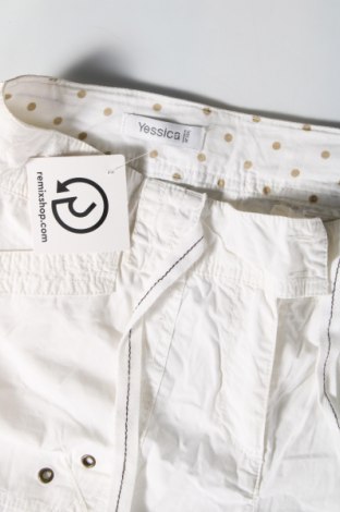 Γυναικείο κοντό παντελόνι Yessica, Μέγεθος M, Χρώμα Λευκό, Τιμή 2,00 €