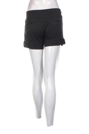 Дамски къс панталон Zara Trafaluc, Размер M, Цвят Черен, Цена 15,00 лв.