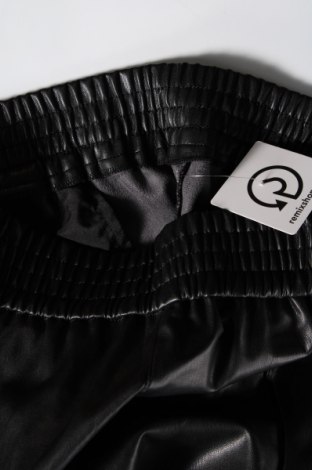 Дамски кожен панталон, Размер L, Цвят Черен, Цена 10,44 лв.