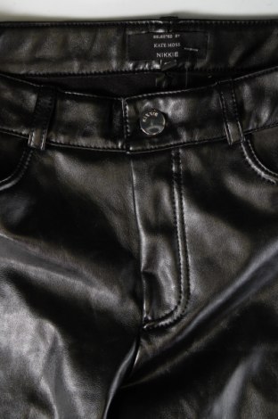 Дамски кожен панталон Nikkie, Размер XS, Цвят Черен, Цена 8,82 лв.