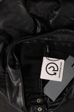 Γυναικείο παντελόνι δερμάτινο ONLY, Μέγεθος L, Χρώμα Μαύρο, Τιμή 27,84 €
