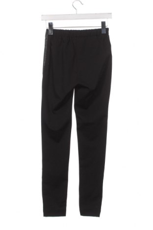 Дамски кожен панталон Pinko, Размер XXS, Цвят Черен, Цена 207,55 лв.