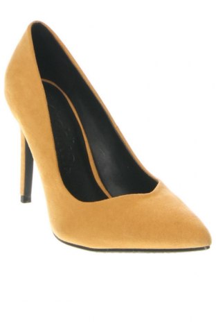 Γυναικεία παπούτσια Bershka, Μέγεθος 37, Χρώμα Κίτρινο, Τιμή 24,16 €