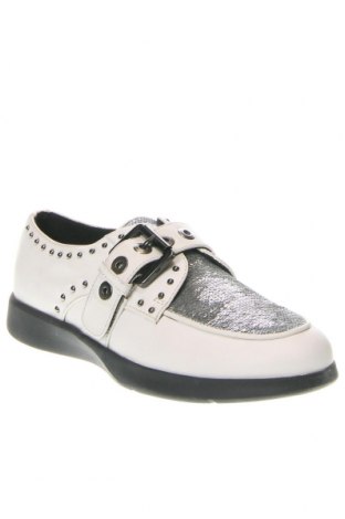 Дамски обувки Geox, Размер 36, Цвят Бял, Цена 108,30 лв.
