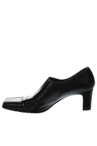 Дамски обувки Tamaris, Размер 41, Цвят Черен, Цена 43,90 лв.