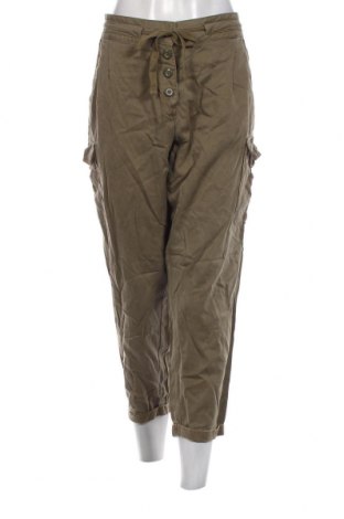 Pantaloni de femei Clockhouse, Mărime XL, Culoare Verde, Preț 54,37 Lei