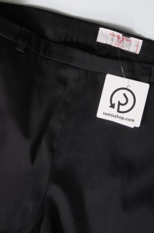 Дамски панталон Emanuel Ungaro, Размер M, Цвят Черен, Цена 25,96 лв.