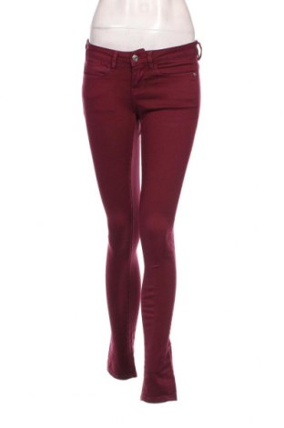 Дамски панталон Guess, Размер S, Цвят Розов, Цена 32,40 лв.