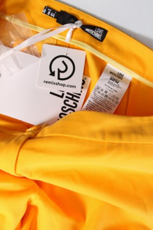 Дамски панталон Love Moschino, Размер L, Цвят Жълт, Цена 161,40 лв.