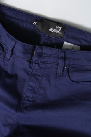 Дамски панталон Love Moschino, Размер S, Цвят Син, Цена 67,27 лв.