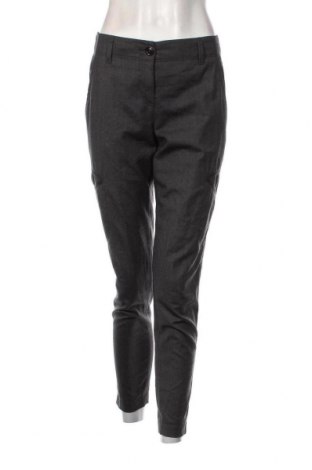Дамски панталон Marc Cain, Размер M, Цвят Сив, Цена 95,20 лв.