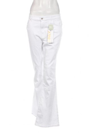 Дамски панталон ONLY, Размер XXL, Цвят Бял, Цена 24,30 лв.