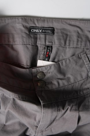 Дамски панталон ONLY, Размер M, Цвят Сив, Цена 8,21 лв.